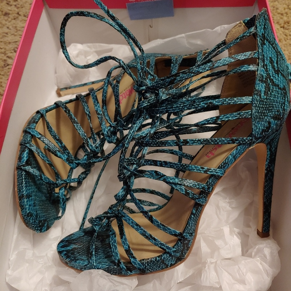 Lace up sandals